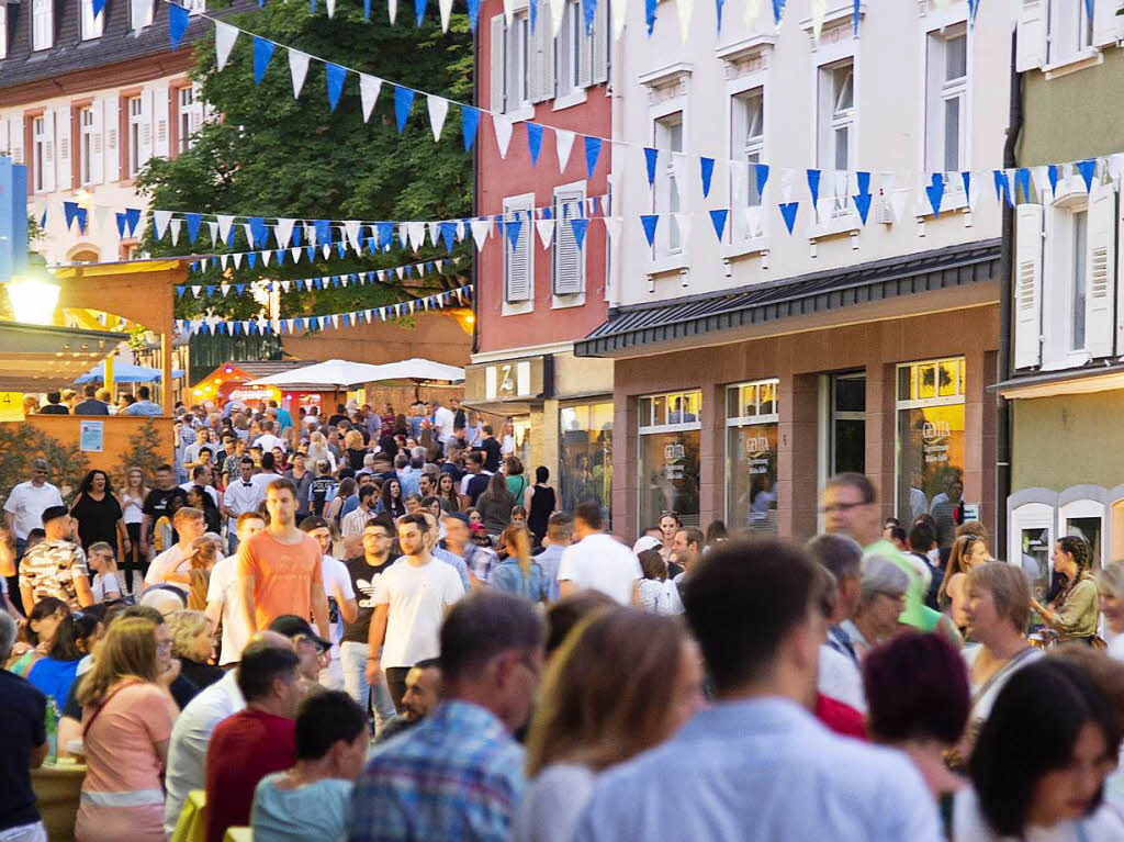 Auf dem Mllheimer Stadtfest wurde geplaudert, getanzt, geschunkelt und geprostet.