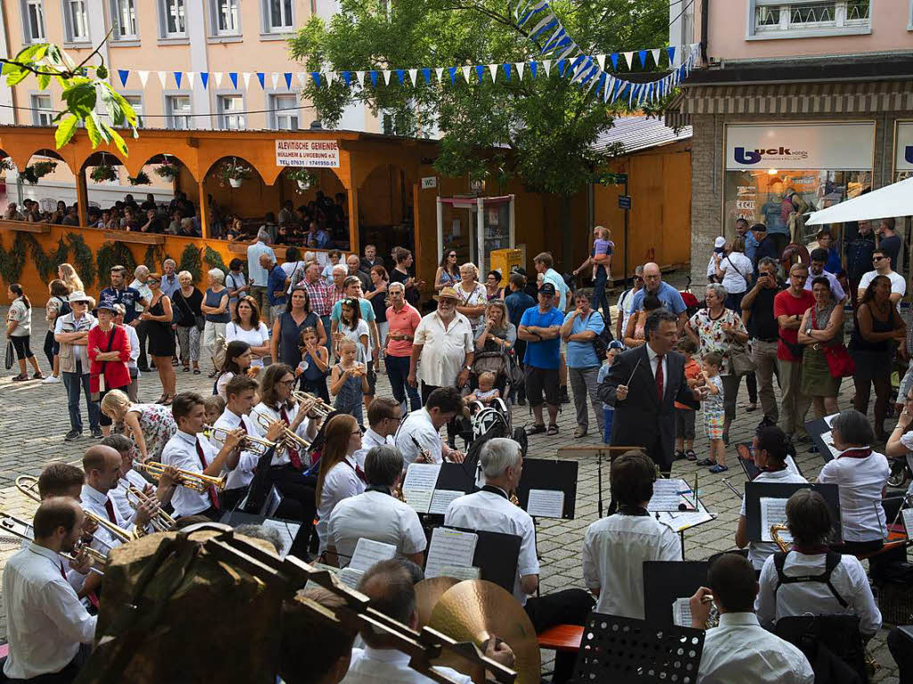 Auf dem Mllheimer Stadtfest wurde geplaudert, getanzt, geschunkelt und geprostet.