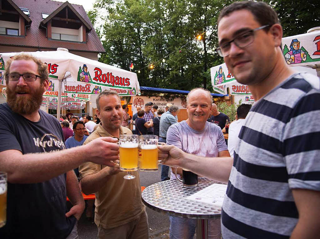 Auf dem Mllheimer Stadtfest wurde geplaudert, getanzt, geschunkelt und geprostet.