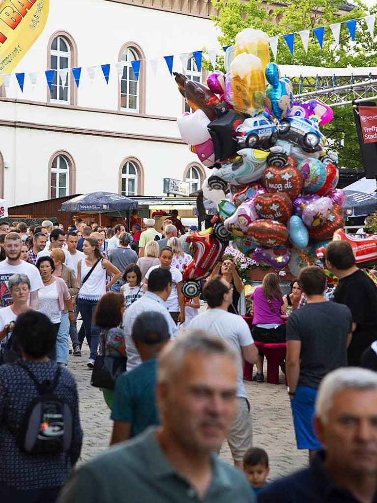 Auf dem Mllheimer Stadtfest wurde geplaudert, getanzt, geschunkelt und geprostet.