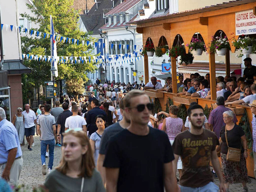 Auf dem Mllheimer Stadtfest wurde geplaudert, getanzt, geschunkelt und geprostet.