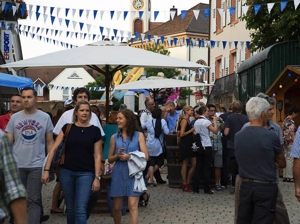 Auf dem Mllheimer Stadtfest wurde geplaudert, getanzt, geschunkelt und geprostet.