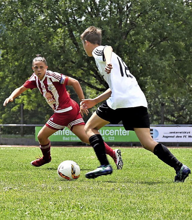 Beim Freundschaftsspiel gaben die Mannschaften alles.   | Foto: Kerckhoff