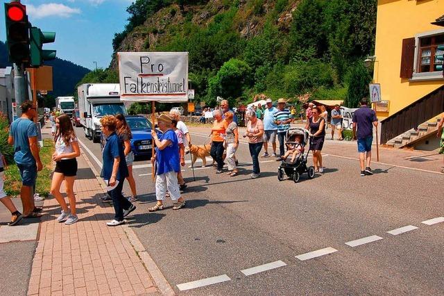 Pro Tunnelbau: Falkensteiger bremsen Verkehr auf B 31