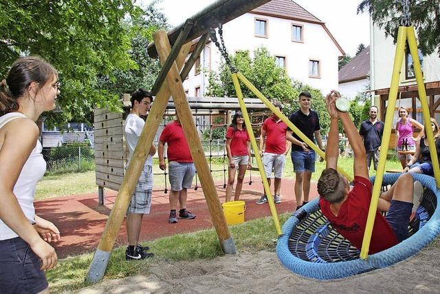 Sieben Narrenvereine verbringen Sommerzeit mit Gaudispielen