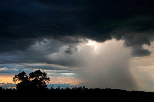 Im Sdwesten ist mit starken Regengssen zu rechnen. (Symbolbild)  | Foto: dpa