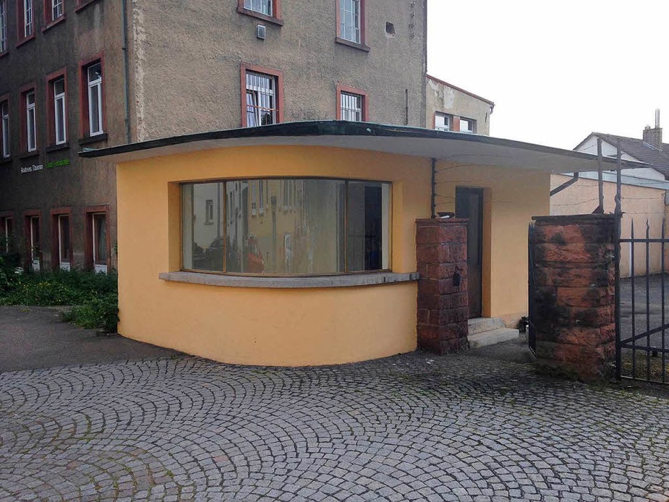 Durch geschwungene Fenster knnen die ...erke auch von auen betrachtet werden.  | Foto: Jrgen Oschwald