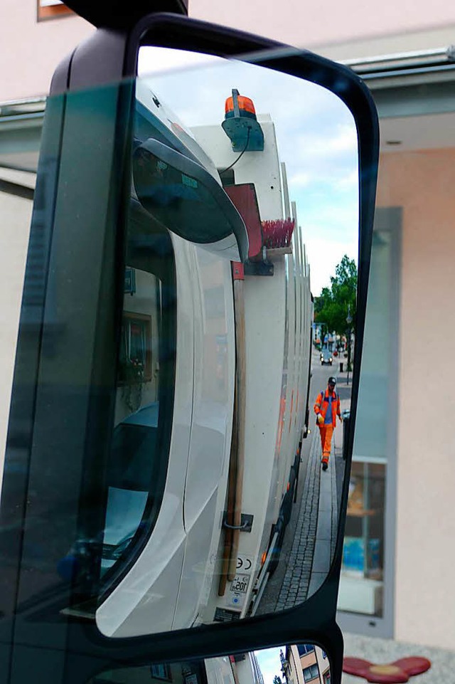 Das Fahren eines Mllfahrzeugs bedeute...uf diesem Bild, der Fahrer allein ist.  | Foto: Tanja Bury 