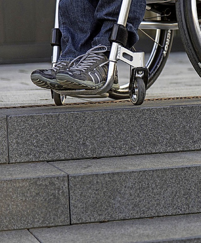 Fr ltere oder gehandicapte Menschen oft unberwindlich: Treppenstufen  | Foto: D. Maurer