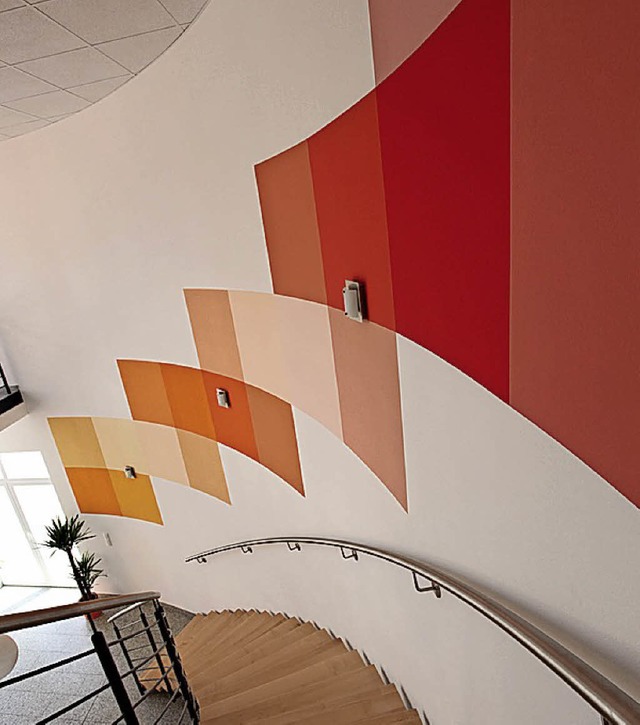Akzente im Treppenhaus: Bei der Farbwa...t nur auf den Farbton geachtet werden.  | Foto: wall-systems.com