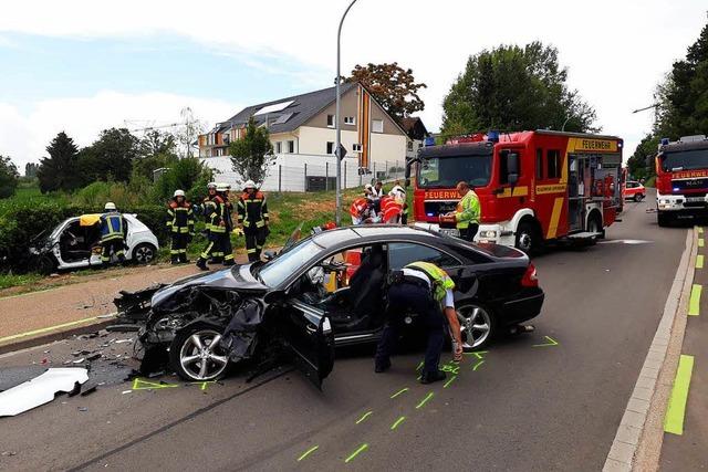 Ortenberger Straße stadtauswärts nach schwerem Unfall gesperrt