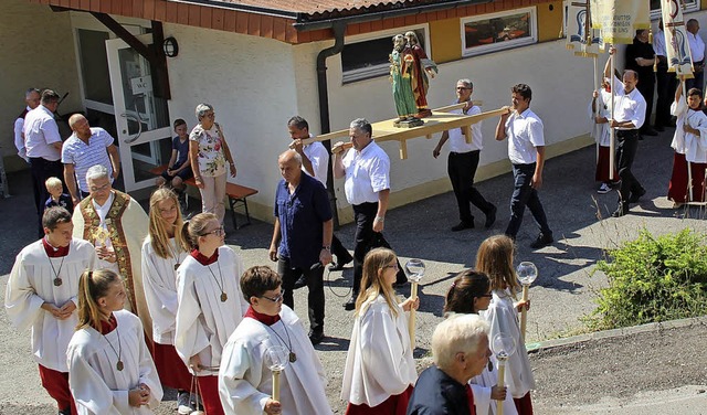 Feierliche Prozession zu Ehren der Kirchenpatrone Peter und Paul in Eberfingen.   | Foto: Lucia van Kreuningen