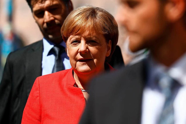 Merkel auf dem Weg ins ARD-Studio  | Foto: AFP