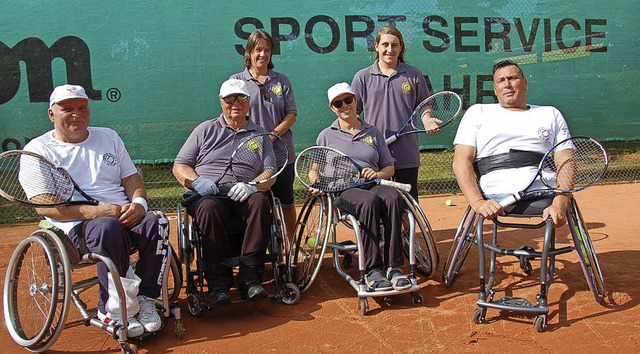 Die Rolli-Spieler des TC Lahr mit  Jug...Inklusionsbeauftragter Alexander Subat  | Foto: Beck