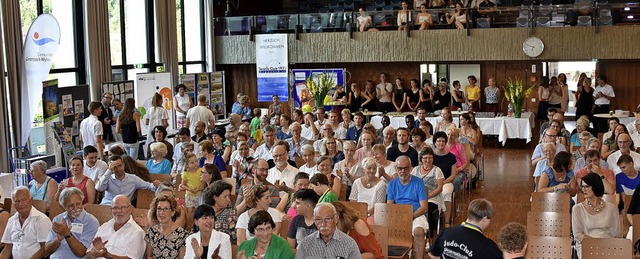 Beim  Neubrgerempfang am Mittwoch war...ommerlicher Temperaturen gut gefllt.   | Foto: Heinz Vollmar