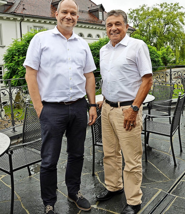 Stefan Leutzbach (links) und Klaus Den...rsorgung sich an einen Tisch setzten.   | Foto: Erika Bader