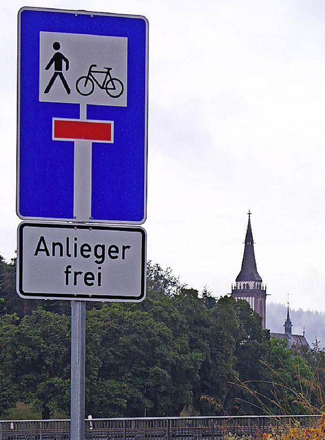 Sackgasse fr Autos, Radfahrer und Fu...r drfen den Schwarzenbachweg nutzen.   | Foto: Stellmach