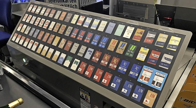 Zigarettenautomat in einem Supermarkt   | Foto: Michael Saurer