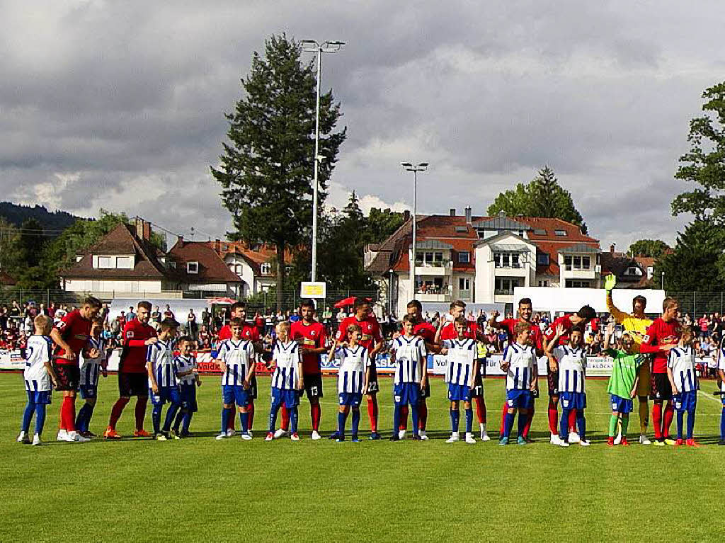 Impressionen vom Spiel SC Freiburg gegen FC Waldkirch