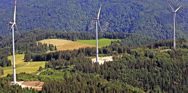Der Hasler Windpark umfasst &#8211; zu...ktuell &#8211; drei Windkraftanlagen.   | Foto: Erich Meyer