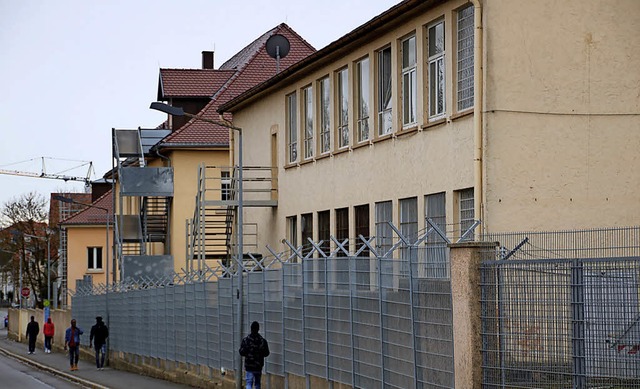 Die Asylunterkunft in der Friedhofstra...r stark belegt als in den Vorjahren.    | Foto: Guy Simon