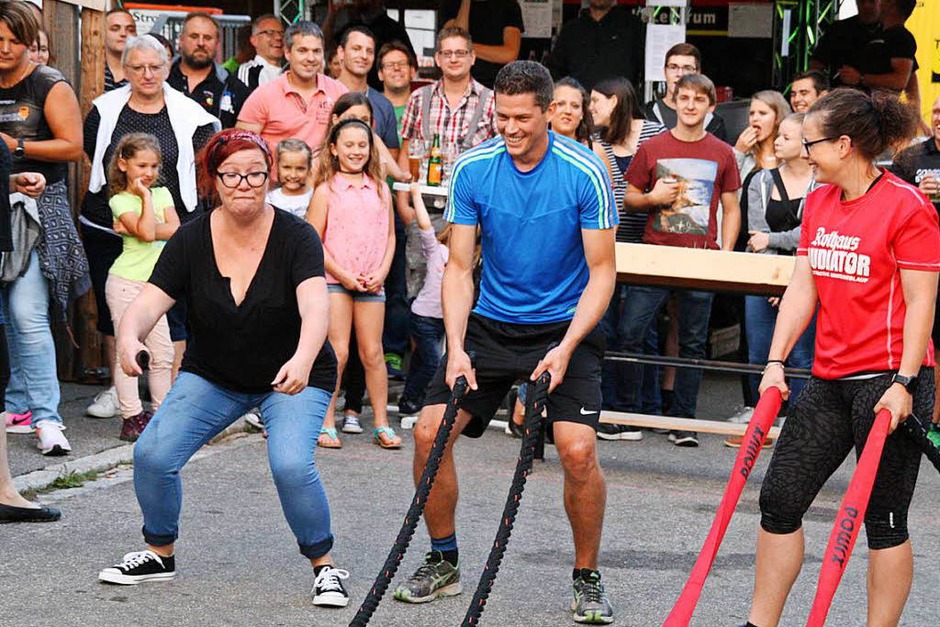 Für Erwachsene und Kinder war allerhand beim Dorffest in Rüßwihl geboten. (Foto: Peter Schütz) Für Erwachsene und Kinder war allerhand beim Dorffest in Rüßwihl geboten. (Foto: Peter Schütz)
