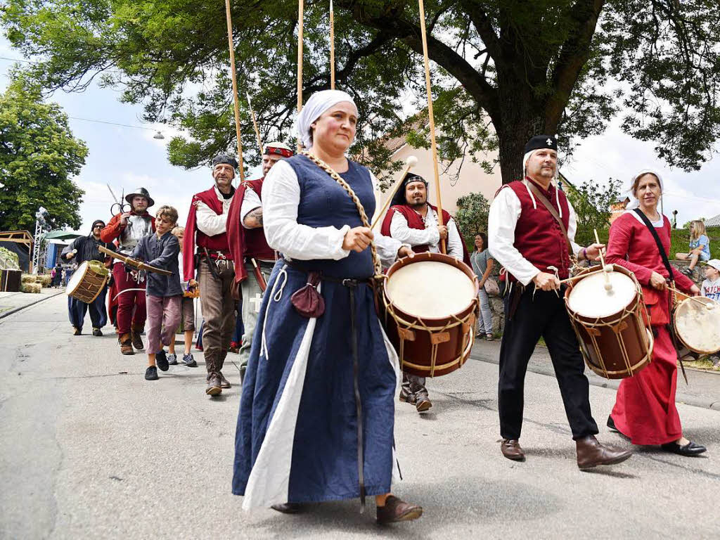 Ein Hauch von Mysticum drehte die Zeit fr wenige Tage zurck. Das Dorf wurde durch ein buntes Volk und ebenso buntes und kontrastreiches Programm in Beschlag genommen.