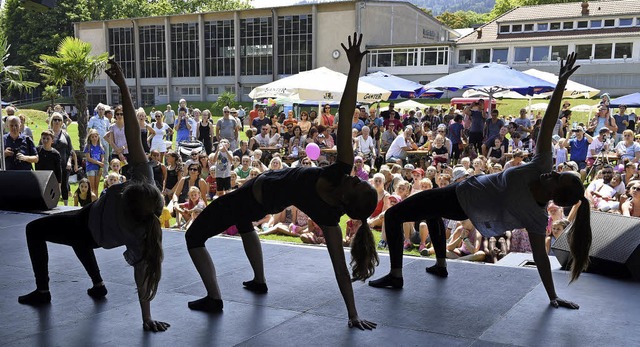 Jazzdance, Showdance, Modern Dance, HipHop: Auf der Bhne war was los.   | Foto: Rita Eggstein