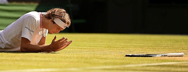 Alexander Zverev auf dem Rasen von Wimbledon   | Foto: AFP