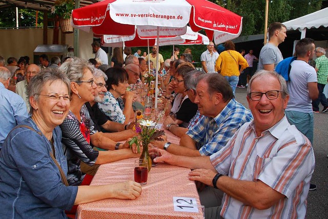 Gemtlich war&#8217;s in der kleinen Budenstadt.  | Foto: Petra Wunderle