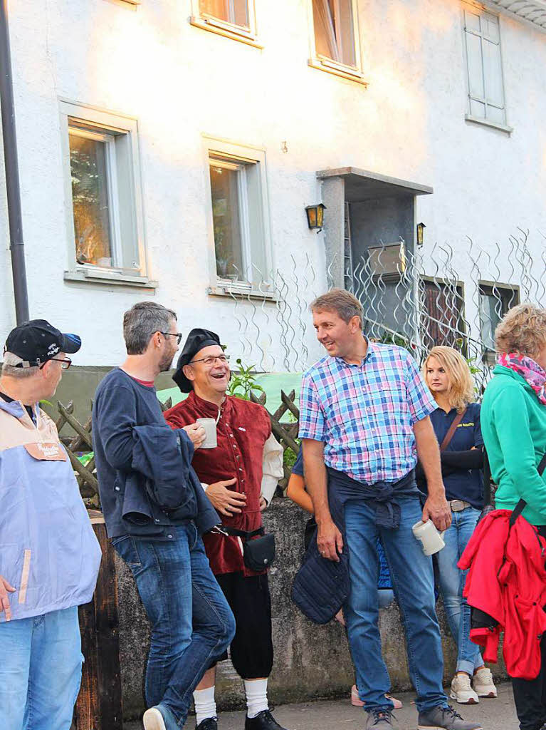 Zum Lachen: Was wird der Breitnauer Brgermeister Josef Haberstroh wohl dem Risolvinger Ortsvorsteher Martin Lauble (von rechts) erzhlt haben?