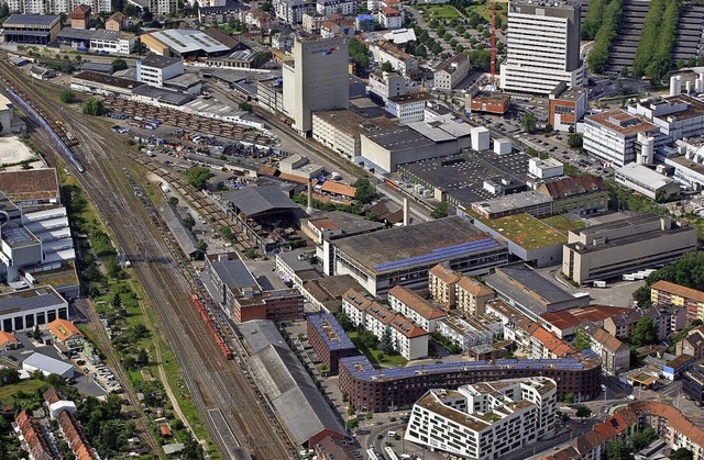 Das Lysbchel-Areal am Bahnhof St. Johann (unten im Bild)   | Foto: Meyer