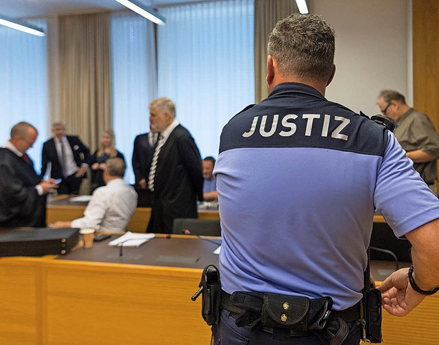 Zwei Jahre und knapp acht Monate dauer...Verfahren im schsischen Landgericht.   | Foto: dpa