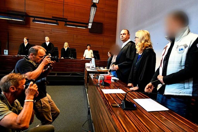Der wegen Kindesmissbrauchs angeklagte...er Martina Ngele und Matthias Wagner.  | Foto: dpa