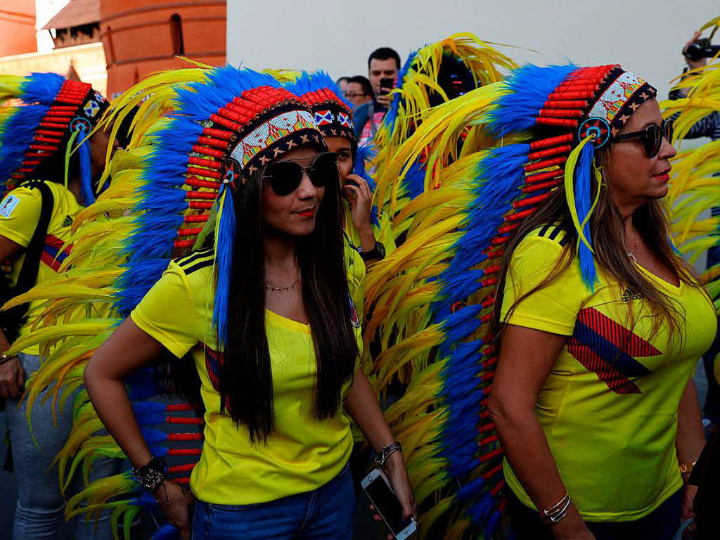 Mit Kopfschmuck durch Moskau: Kolumbien-Fans