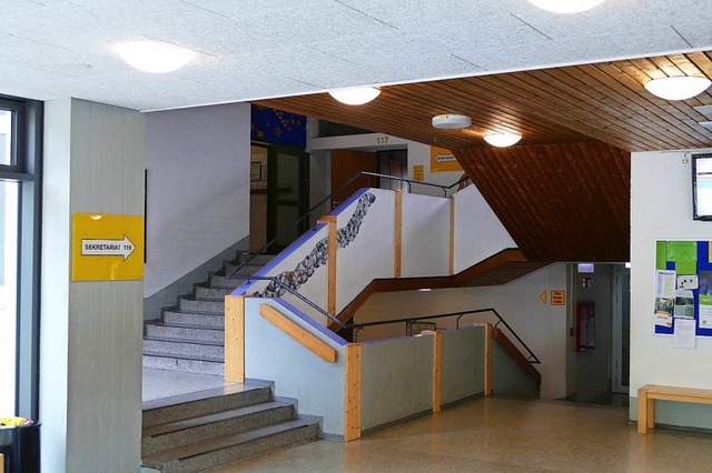 Der Eingangsbereich der Zeller Realschule steht ebenfalls vor groen Umbauten.  | Foto: Sattelberger