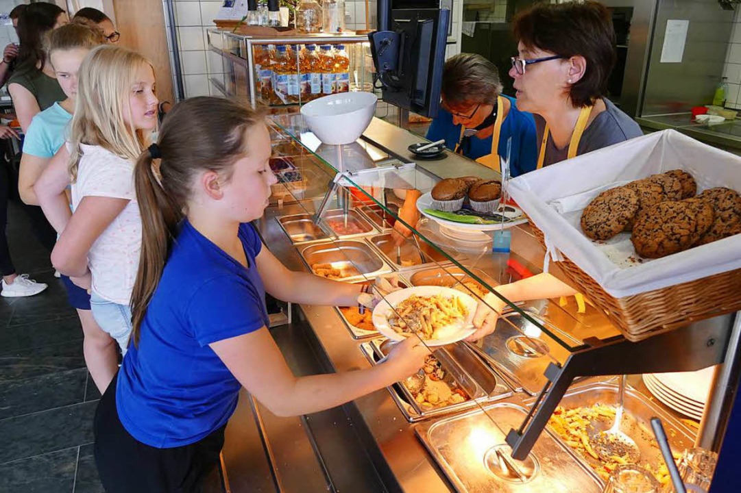Bei Kchin Annette Kiefer  knnen die ...zel, Pasta und einigem mehr auswhlen.  | Foto: Sattelberger