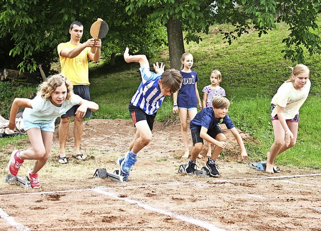 Hohe Sprnge und schnelle Starts: Mit ...er beim Sportfest auf dem Sportplatz.   | Foto: Ralph Lacher