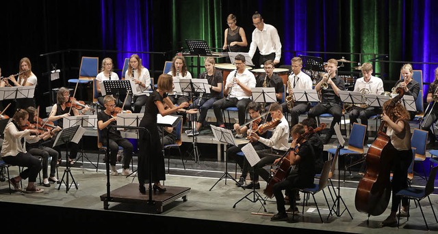 Das Orchester des Goethe-Gymnasium Emm...e Auszge aus Dvoraks Sinfonie Nr. 9.   | Foto: Christoph Breithaupt