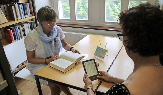 Den Grenunterschied zwischen einem g...ischen Bibliotheken Waldshut-Tiengen.   | Foto: Maximilian Halter