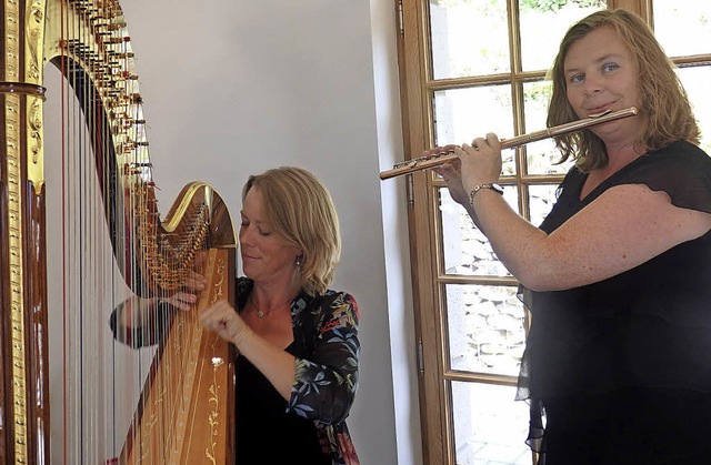 Harfenistin Kirsten Ecke und Fltistin...ublikum beim Konzert im Inhalatorium.   | Foto: Bianca Flier
