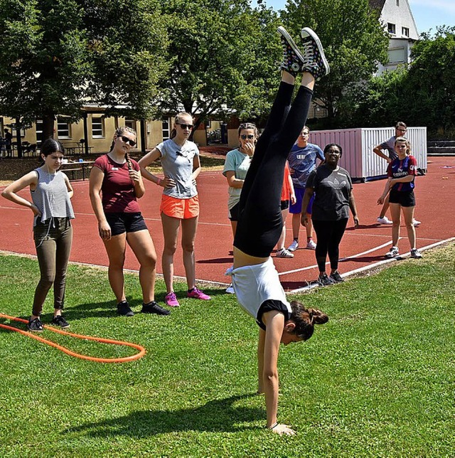 Wie lange kann man im Handstand bleiben?  | Foto: Heinz u. Monika Vollmar