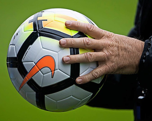 In Bollschweil dreht sich am Wochenende alles um den Ball.  | Foto: AFP