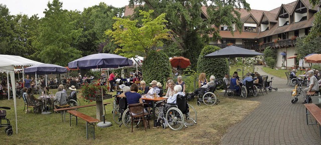 Viel Spa hatten die Bewohner des Elis...heims beim traditionellen Sommerfest.   | Foto: volker Mnch