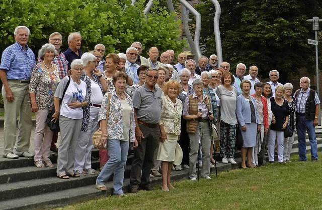 Der Schuljahrgang 37/38 beim Erinnerungsfoto   | Foto: Helmut Honold