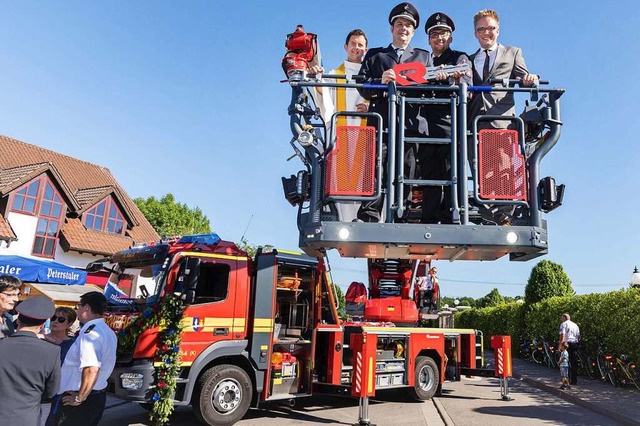 Der Stolz der Ruster Feuerwehr war ers...Feierstunde in Dienst gestellt worden.  | Foto: Bernhard Rein