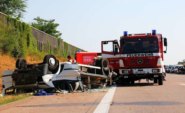 Bei dem schweren Verkehrsunfall auf der A5 ist ein Mann ums Leben gekommen.   | Foto: roland spether