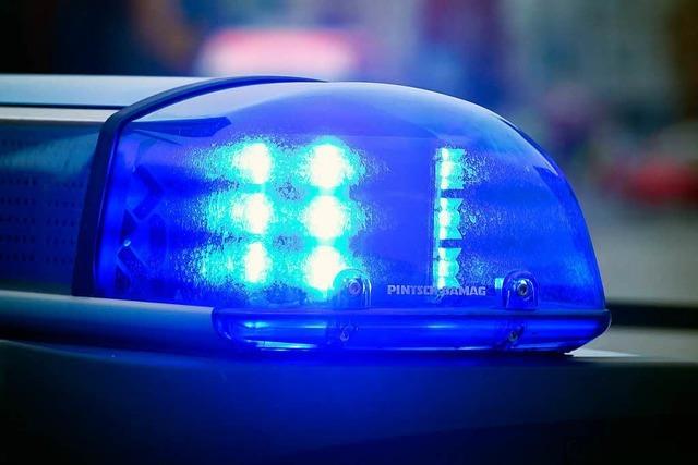 Frau beleidigt und schlgt Polizisten in Denzlingen