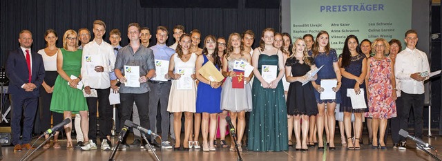 Die Preistrger des Abschlussjahrgangs...ealschule am Giersberg in Kirchzarten   | Foto: Thomas Steuber
