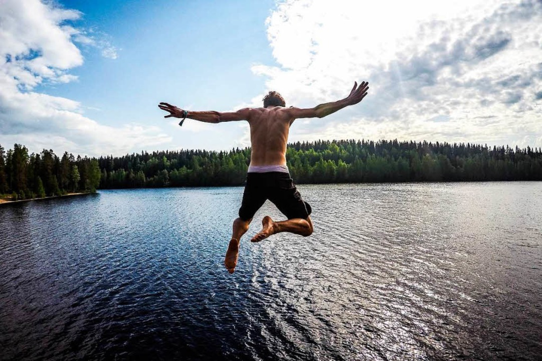 Rein in den See! Ein Pflichttermin fr jeden Sommer.  | Foto: Tommaso Fornoni (Unsplash)